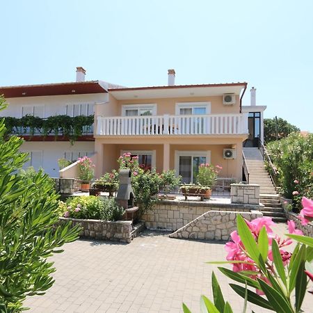 Apartments Grskovic G. Jesenovica Šilo Buitenkant foto