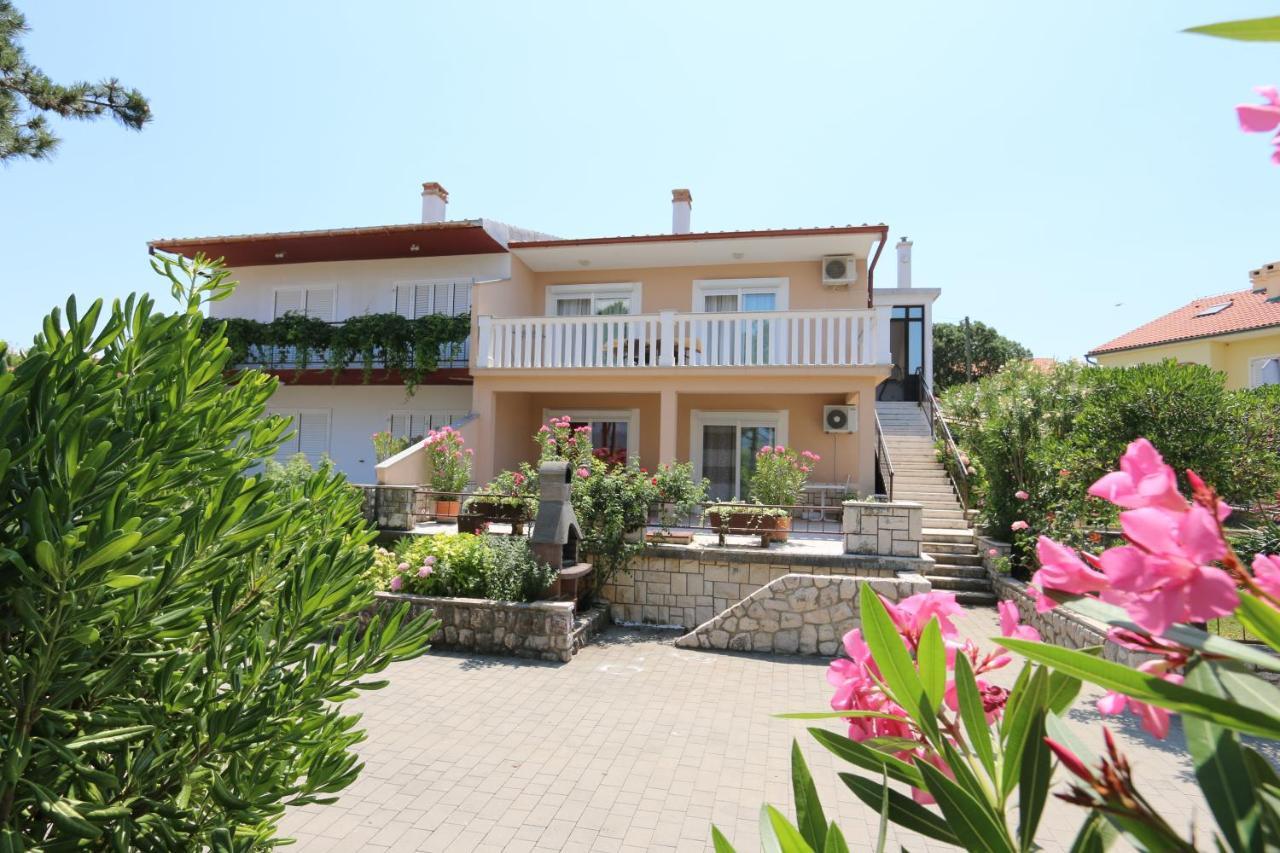 Apartments Grskovic G. Jesenovica Šilo Buitenkant foto