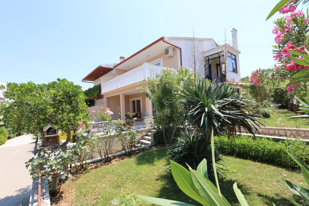 Apartments Grskovic G. Jesenovica Šilo Buitenkant foto