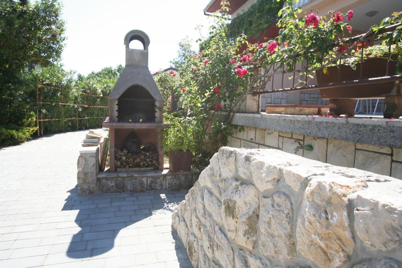 Apartments Grskovic G. Jesenovica Šilo Buitenkant foto