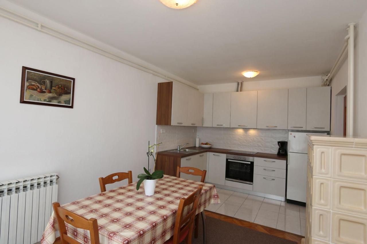 Apartments Grskovic G. Jesenovica Šilo Buitenkant foto